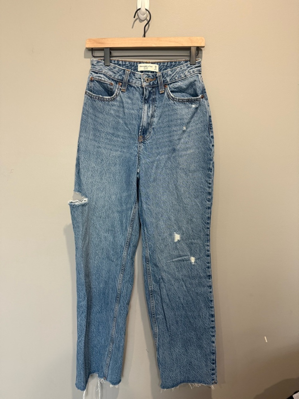 Abercrombie & Fitch Light Blue The Loose high Rise Straight‎ Leg Size 0